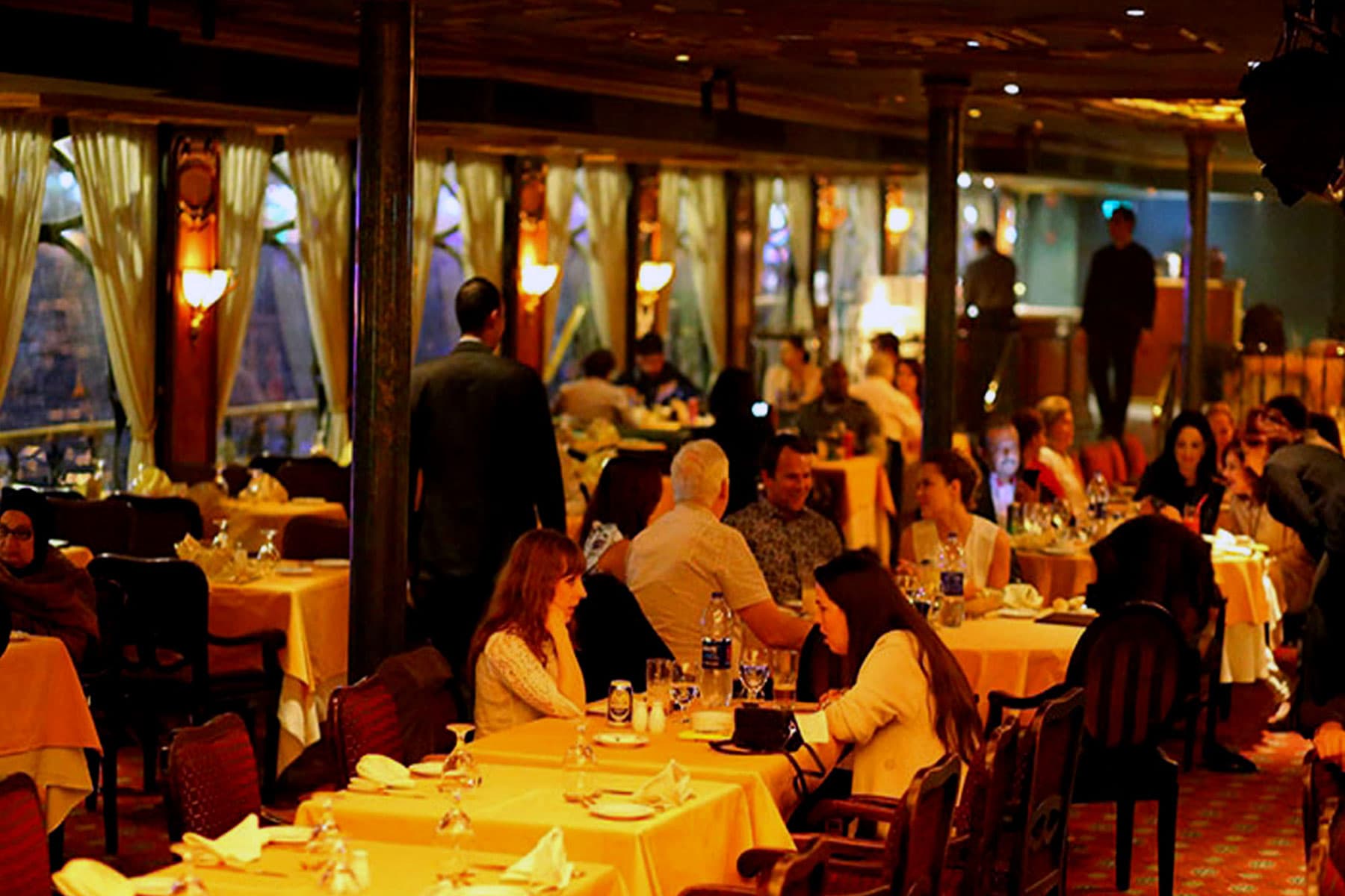 Desert Rose Cruise With Dinner & Soft Drinks experience in Dubai - Image 4