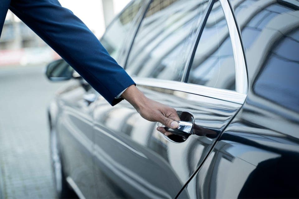 Private Luxury Car with Chauffeur – Elite Transfer Service experience in Dubai - Image 9