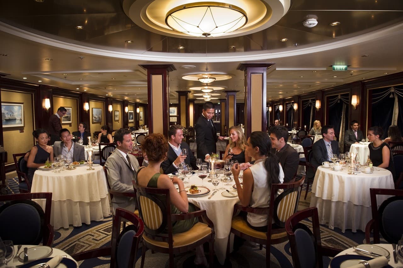 Ocean Empress Cruise Dubai with Dinner experience in Dubai - Image 7