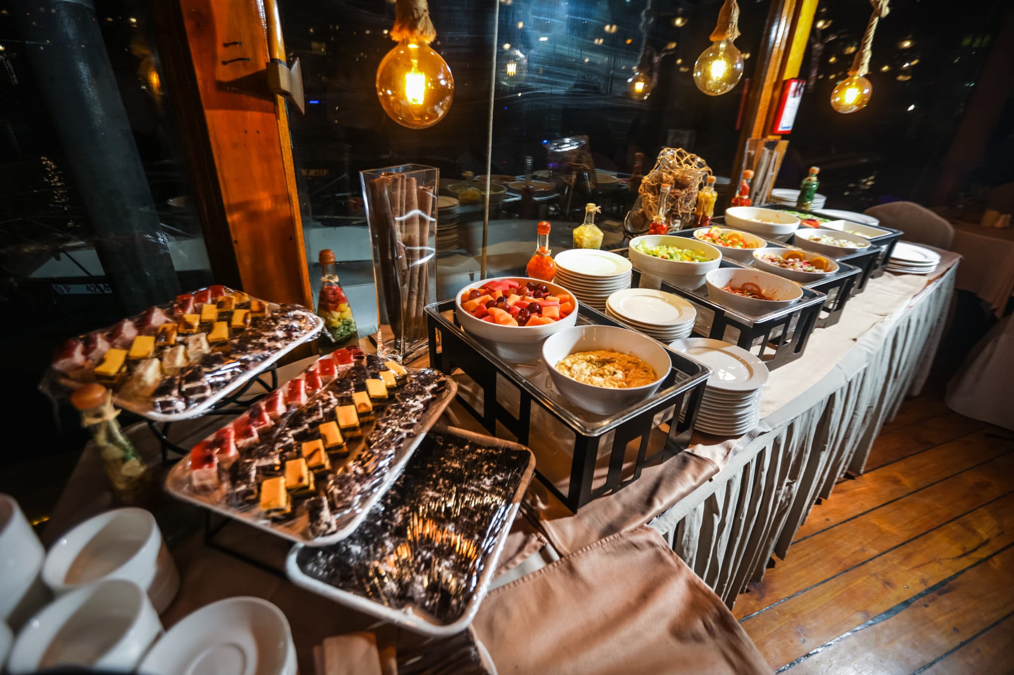 Rustar Dhow Cruise With Dinner experience in Dubai - Image 5