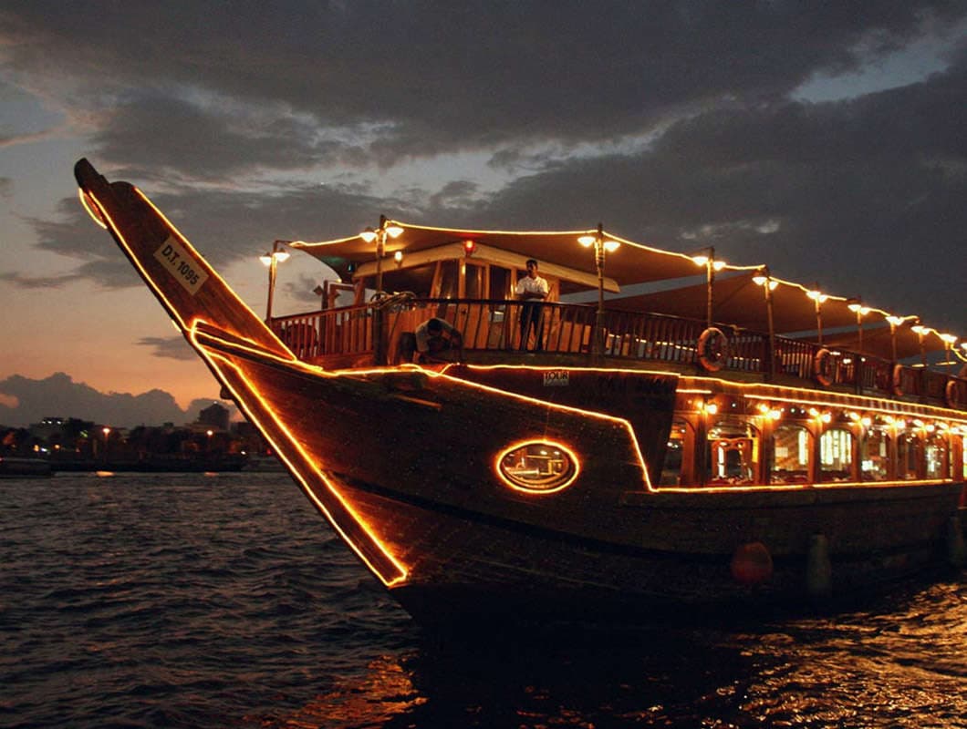 Rustar Dhow Cruise With Dinner experience in Dubai - Image 6